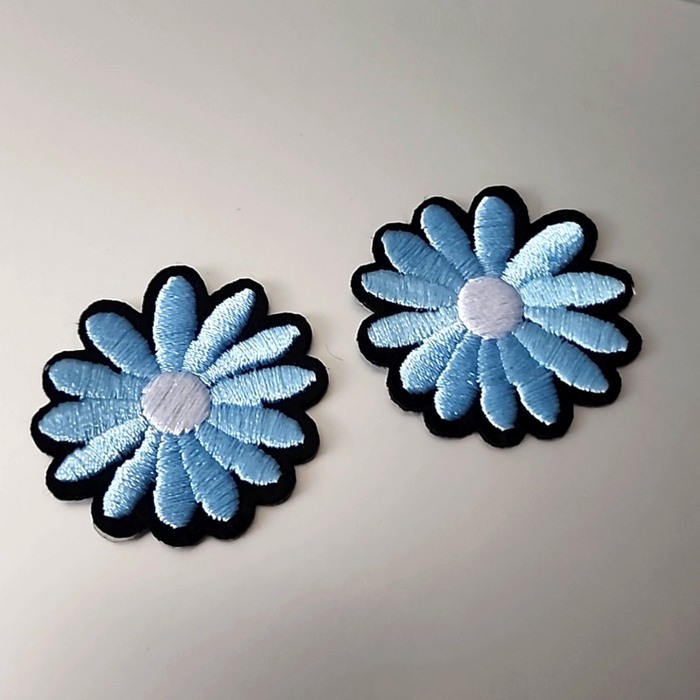 IRON ON Embroidered Hippie Pair Baby Blue Daisy Flower Iron On